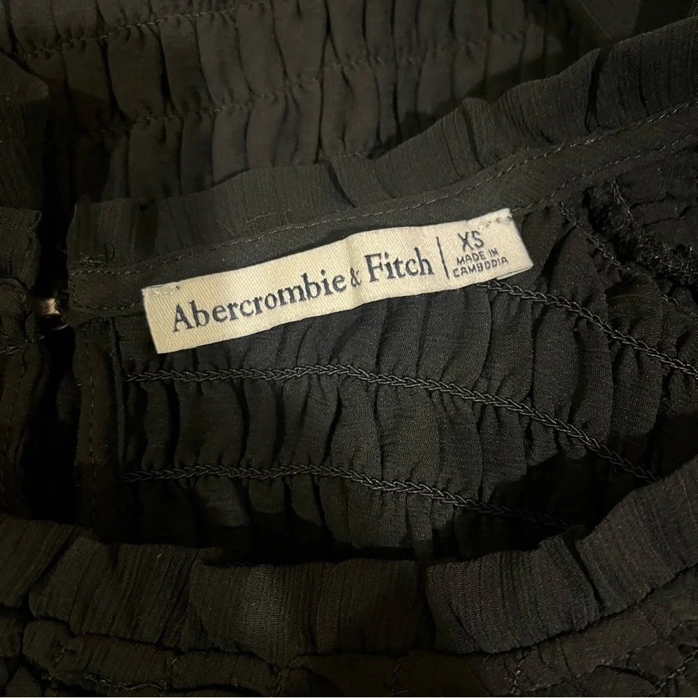 Abercrombie & Fitch Puff Sleeve Smocked Top Black XS